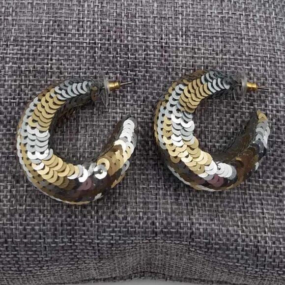 NWT J Crew Chunky Silver Sequin Hoop Earrings. - Picture 2 of 9